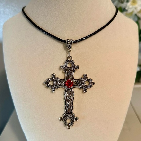 Gothic Red Crystal Cross Charm Necklace Floral Design Big Punk Goth Religious - Picture 2 of 7